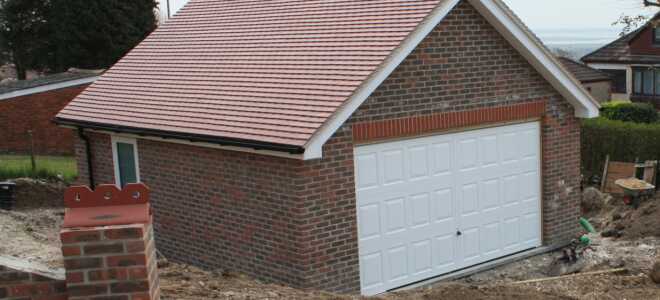 Чем лучше покрыть крышу гаража: варианты