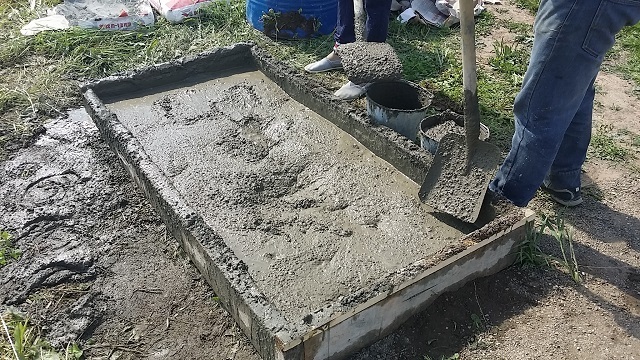 Для фундамента используют особый рецепт смеси
