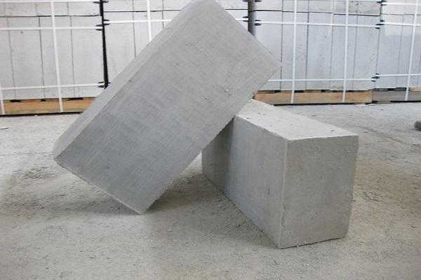 белые кирпичи 