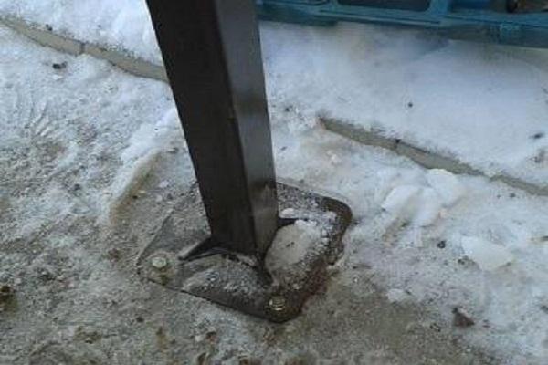 крепление к фундаменту 