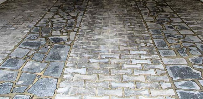 Тротуарная плитка в гараже